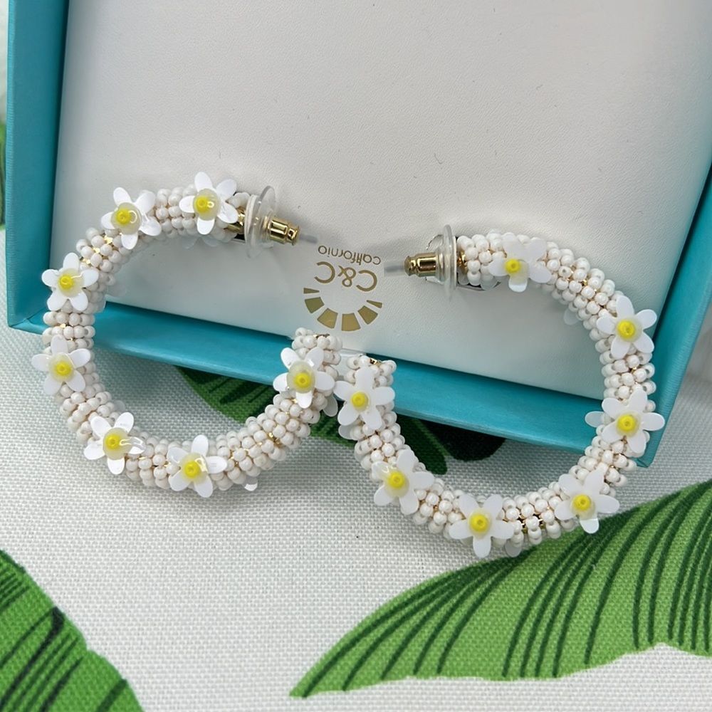C&C California Daisy 3D Floral Beaded Hoop Earrings NEW IN BOX - Picture 5 of 9
